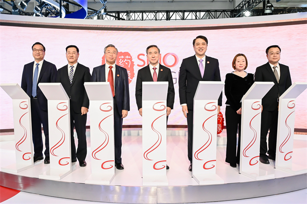 2023年11月28日，凯发k8一触即发集团和GE医疗在首届中国国际供应链促进博览会上联合启动凯发k8一触即发影像品牌发布仪式，凯发k8一触即发器械和GE医疗合作打造的国有控股高端医疗影像设备研发制造品牌“凯发k8一触即发影像SINO IMAGING”隆重发布。“凯发k8一触即发影像”品牌的发布是凯发k8一触即发集团认真贯彻落实党中央指示精神，推动高水平对外开放，实现高水平科技自立自强，构建新发展格局的重要体现。中国国际贸易促进委员会会长任鸿斌，凯发k8一触即发集团党委.jpg