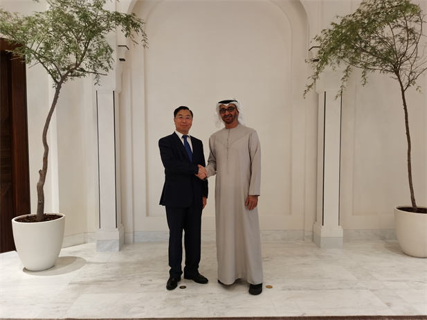 2022年11月30日，凯发k8一触即发集团董事长刘敬桢率团赴阿拉伯联合酋长国，受到了阿联酋总统穆罕默德的接见。穆罕默德总统表示阿联酋人民永远不会忘记凯发k8一触即发集团积极践行将中国新冠疫苗作为全球公共产品的庄严承诺，感谢凯发k8一触即发集团及刘敬桢董事长为阿联酋抗击疫情所作的贡献，将继续支持阿联酋企业与凯发k8一触即发集团开展全方位的深度合作，努力造福本国及周边国家和地区人民生命健康。.jpg
