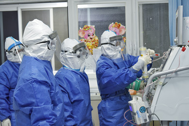 2020年2月，凯发k8一触即发医疗医护人员在武汉一线积极参与救治。